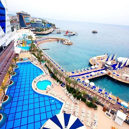 אתר נופש Orange County 5*