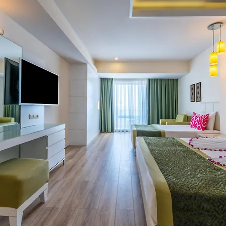 אתר נופש Orange County 5*