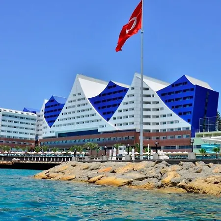 אתר נופש Orange County 5*