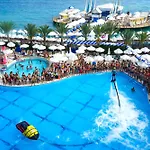 אתר נופש Orange County 5*